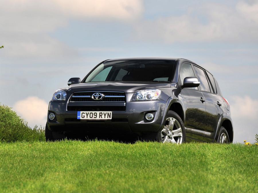  Toyota RAV4 2008 года  (UK) (фото 9 из 18)